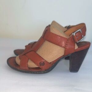 Born Chenille Tamarind brown Leather Sandals. Used Like New. Size 8